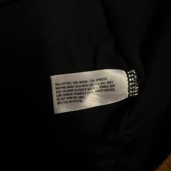 Classic Black Women's Top - Picture 5 of 6